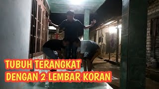 Diangkat dengan koran