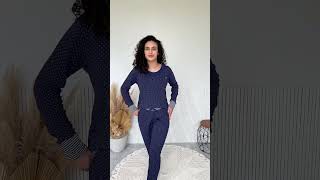 Pijama feminino longo em malha soft dupla face estampa poá/bolinhas e listras. #pijamas