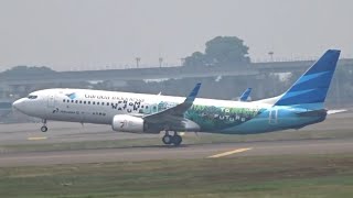 Pesawat Garuda Indonesia From Nature To Future Livery Take off di Bandara Soekarno-Hatta