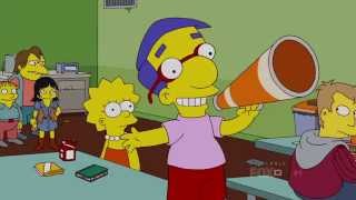 Milhouse sings a song to Lisa