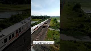 KA. Joglosemarkerto lewat di bawah overpass tegalgondo | Indonesian train, passes under overpass