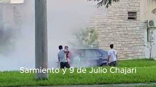 Un auto se incendió en plena vía pública de Chajarí