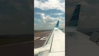 U-turn di Ujung Landas Pacu Haluoleo Kendari..B737-800 GIA