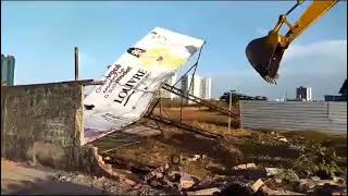 VÍDEO: Gestão Braide invade imóvel do Armazém Paraíba, quebra cadeado e derruba muro em São Luís