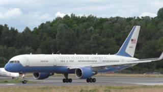 US Air Force Boeing 757 takeoff at ELLX