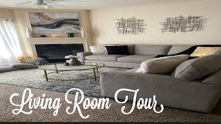 LIVING ROOM TOUR🖤 APARTMENT LIVING ROOM TOUR