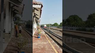 Mampir ke Stasiun Mangkang Semarang, lihat Loko CC 203 membawa gerbong batu coral #trending #shorts