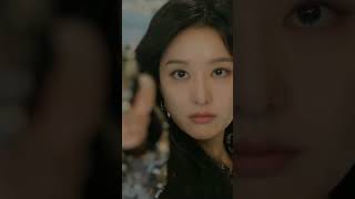 love shot 😆 #kdrama #kdramaedit #queenoftears #눈물의여왕 #kimjiwon #kimsoohyun