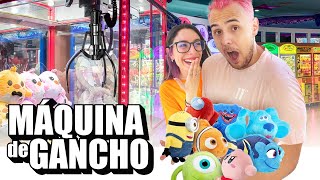 ¿CUANTOS PELUCHES PODREMOS AGARRAR DE LAS MÁQUINAS DE GANCHO? LYNA VS DANI