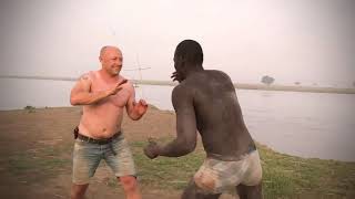 Fighting a Mundari warrior