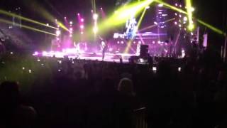 Neyo red tour part 4 ( turn around )