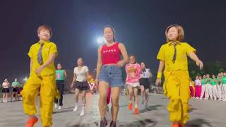 Đường tình trắc trở _ Màn đồng diễn của các chủ nhiệm đêm giao lưu quý shuffle dance