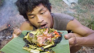 Man finds a death bird, Cooking and Eating Delicious for survival life