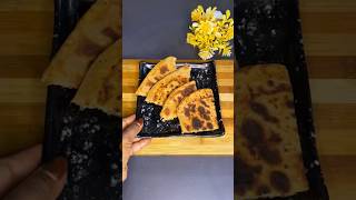 Stuffed Aloo paratha 😋|| Aloo Paneer paratha || Unique paratha #shorts