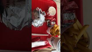 تجربة كنتاكي في كندا || trying kfc in Canada 🇨🇦