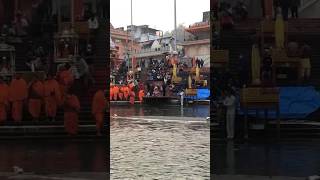 Ganga Ghat Arti | Ganga River | Haridwar #travel #shortvideo #gangariver #gangaaarti #gangaghat