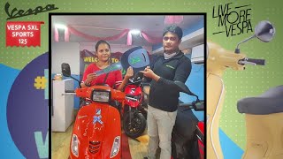 #VespaSXL125 #Sports Delivery Ceremony of Mrs. PIYALI PURAKAIT from MOTOSHOP #vespa #kolkata 🎉🛵 🎊