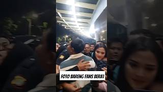 Denny Caknan Dan Bella Bonita Diajak Foto Bareng Fans Sebelum Masuk Mobil Di Jakarta #shorts