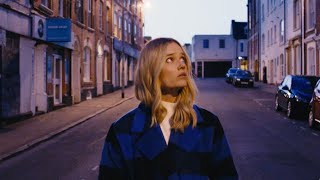 Florrie - Kissing In The Cold (Official Video)