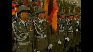 Hymne 40 Jahre DDR (Last Military Parade) "Auferstanden Aus Ruinen"