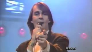 Radiorama - Desire (Live Performance) Lyrics Video