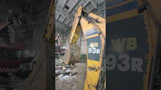 Экскаватор погрузчик Komatsu wb93 , поставили другой насос и клапан пилотного давления