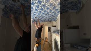 Putting paper on the Ceiling #wallpaper #wallhanging