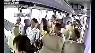 Choque de un autobus desde adentro en China