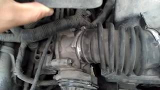 Форд Фокус 2, чистка дросселя, замена воздушного фильтра / Ford Focus 2, throttle cleaning