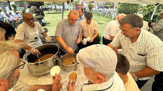 Gölyaka İlçe Müftülüğü yüzlerce vatandaşa aşure dağıttı