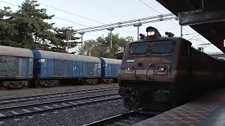 12136 NAGPUR - PUNE SF EXPRESS ARRVING AT AHMEDNAGAR JN PF NO :- 1