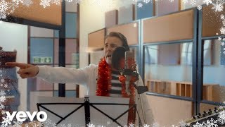 Gary Barlow Ft. The Puppini Sisters - Winter Wonderland