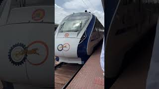 Vande bharat express #vande_bharat_express #train #viral #viralvideo #shorts #shortsvideo #railway