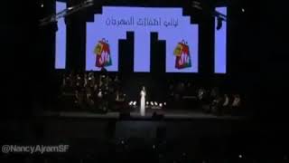 نانسي عجرم تغني لزوجها " شو واثق في حالو " شوفوا ردة فعلو 😍