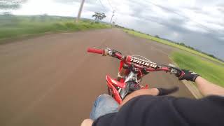 FUI NA GARUPA DE UMA CRF 450