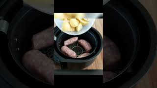 Assando linguiça com batatas na Airfryer #shorts #short