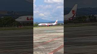 Pesawat Lion Air Livery Bukalapak Landing #shorts