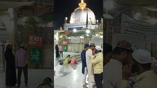 Ajmer Sharif Main Khwaja Garib Nawaz Ki Dargah Main Dua Karwaayi