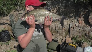 ОГРОМНЫЙ ЛЕЩ! Рыбалка на ОКЕ! первого сентября! 🐟