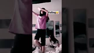 #falling  #dance  #sister  #funnyvideo