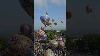 Ngeri..... inilah penampakan LAUTAN MANUSIA, di acara Festival balon..