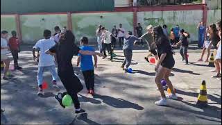 Jogo estoura balão com o Prof. Tiago de Educação Física. #eefptb