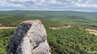 Вид с горы Трапа на Бельбекскую долину, Каралезскую долину, село Красный Мак. 12 августа 2024 г.