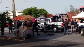 Otra batalla campal en el estadio antes de empezar el partido entre Tiburones Rojos y Pumas