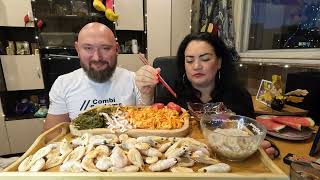 #мукбанг #mukbang курочка хе и креветки со свинными ушками как дружба мужчины и женщины)