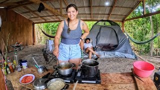 Pescamos e fizemos rabada com pirão em nosso acampamento