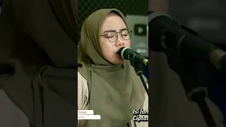 biarkan aku berada disini ~ isi langit dan bumi ~ memujamu ~ st12 ~ indah yastami cover akustik