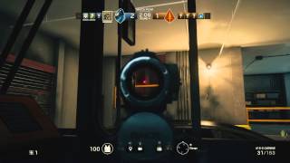 Tom Clancy's Rainbow Six® Siege GLITCHES inside the van op spot WTF like n sub :)