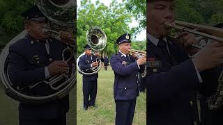 Saludemos la patria orgullosos, de hijos suyos podernos llamar. #HimnoNacionaldeElSalvador.