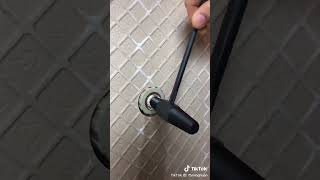 How to remove broken tap